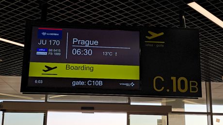 Reportaža sa leta Beograd - Prag - Beograd