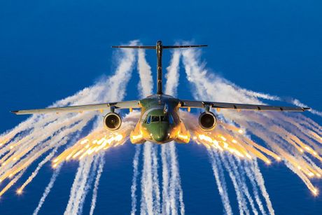 Avion Embraer KC 390