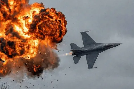 F-16, eksplozija, vazdušna borba, AI generisana ilustracija