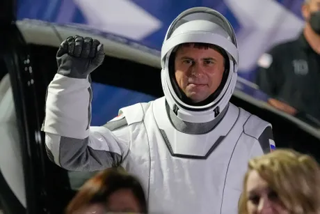 Andrej Fedjajev Crew-12