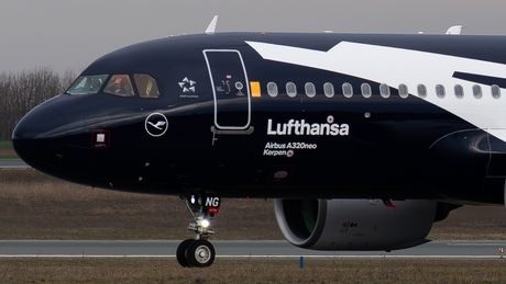 Lufthansa Airbus A320, special 100th anniversary livery