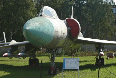 Tupolev Tu 128 avion