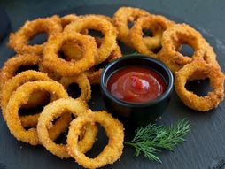 onion rings, pohovani kolutovi crnog luka