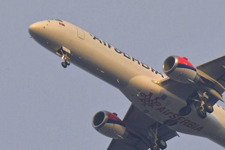 Embraer E195 Air Serbia