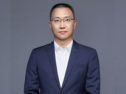 Howard Huang, Hauard Huang
