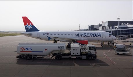 točenje goriva u avion