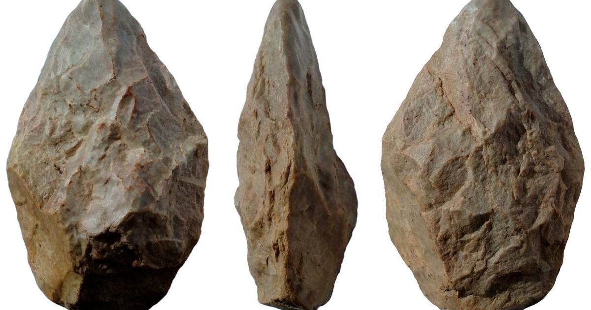 Homo erektus je u svoje alate ugrađivao geode i fosile, verovatno kao način povezivanja sa kosmosom