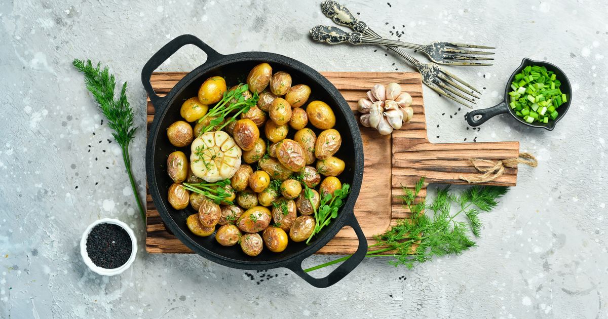 Otkrijte kako da obične mlade krompiriće pretvorite u aromatičnu zvezdu svakog ručka