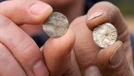 Prijatelji lutali poljem, detektor metala zapištao: Našli NAJVEĆE VIKINŠKO BLAGO, lokacija strogo čuvana tajna