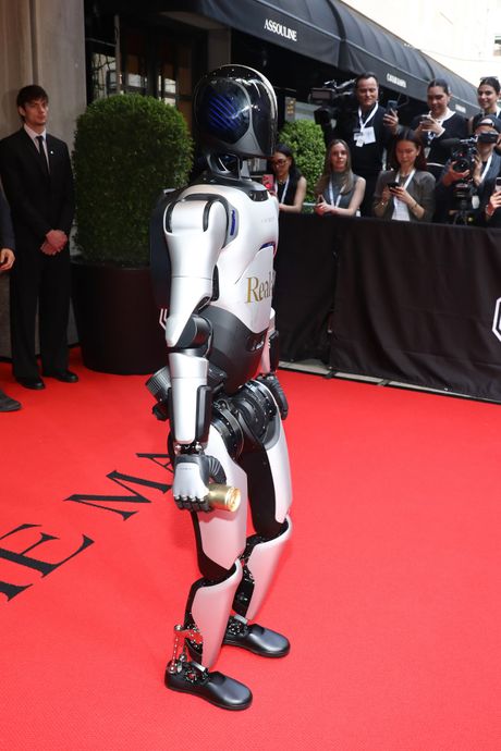 Met Gala 20206 humanoidni robot