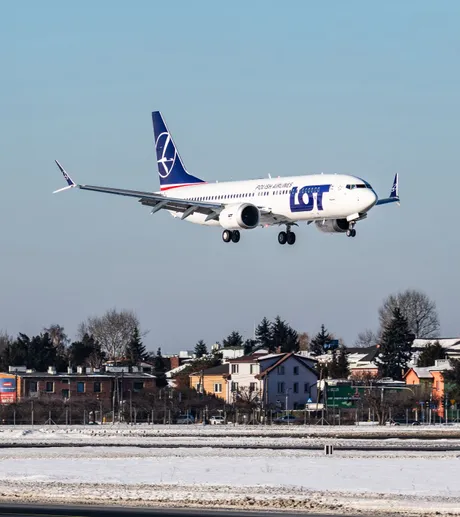 737 MAX