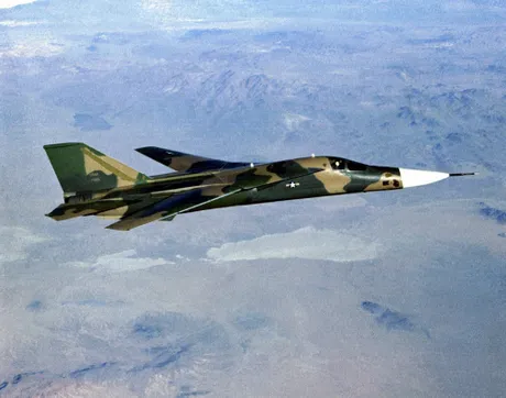 Avion F 111 FB 111