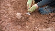 Pogrebni darovi čuvaju dokaze o identitetu, statusu, ritualima… Misteriozni grob ratnika iskopan kraj Čongrada