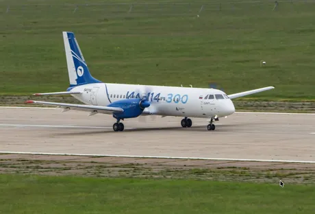 Il-114-300
