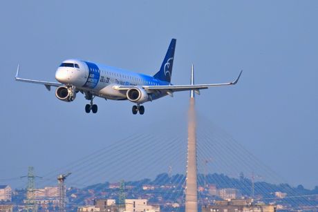 Air Montenegro Embraer E195 40-AOE