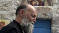 Otac Jovan me je naterao da popijem rakiju i gurnuo mi lavandu u ruke: Preplovio sam Boku da doznam šta želim