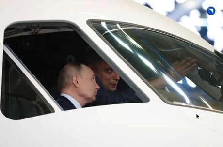 Putin MC-21