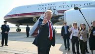 Tramp prvi put poleteo avionom VC-25B Bridge: Privremeni Air Force One obavio prvu predsedničku misiju