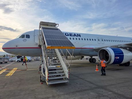 Reportaža sa leta Beograd Atina Tbilisi, Branislav Stojanović