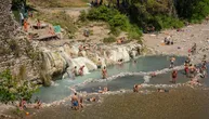 Skrivena termalna oaza: Voda od 43 stepena izvire iz zemlje, a kupanje je besplatno tokom cele godine
