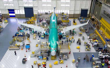 737 MAX 8