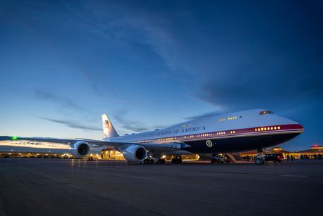 U.S. Air Force VC-25B Bridge
