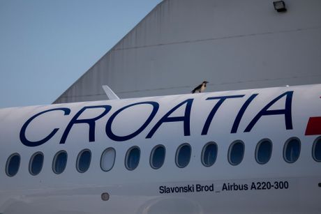 Airbus A220-300