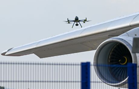 Lajpcig/Hale aerodrom,  dron sa eksplozivom
