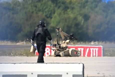 Lajpcig/Hale aerodrom,  dron sa eksplozivom