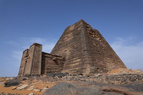 Piramide u Merozu