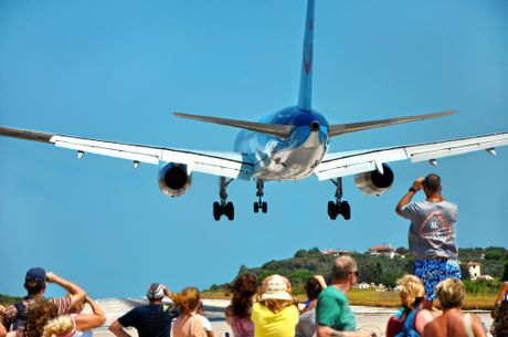 Avion Skiatos aerodrom JSK