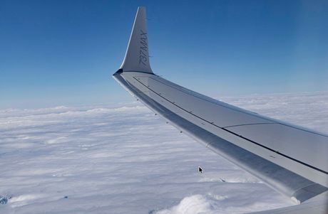 Ice accumulates on the wings