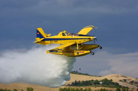 AT-802F Fire Boss