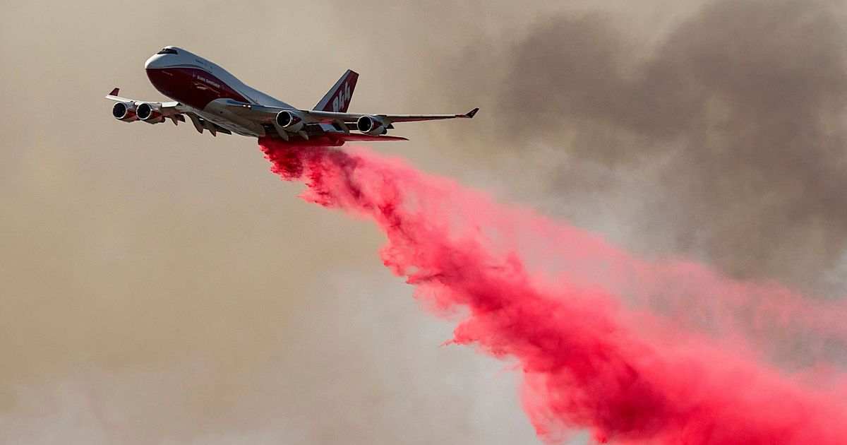 Supertanker, najveći protivpožarni avion na svetu: 72 tone na vatru za šest sekundi Supertanker, najveći protivpožarni avion na svetu: 72 tone na vatru za šest sekundi