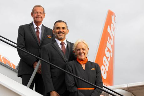 easyJet posade stjuardese stjuardi