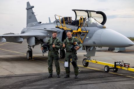 Gripen F