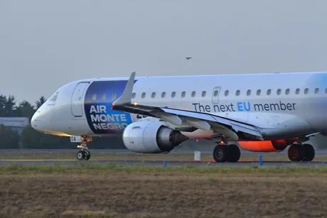 Air Montenegro Embraer 195