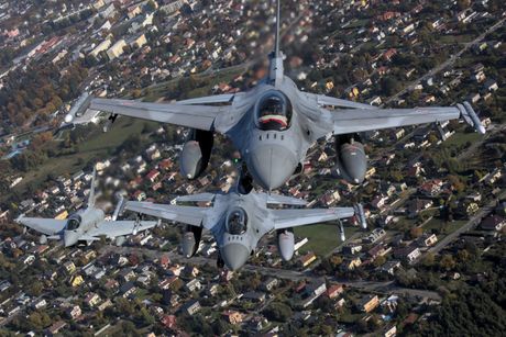 F-16 Poljska